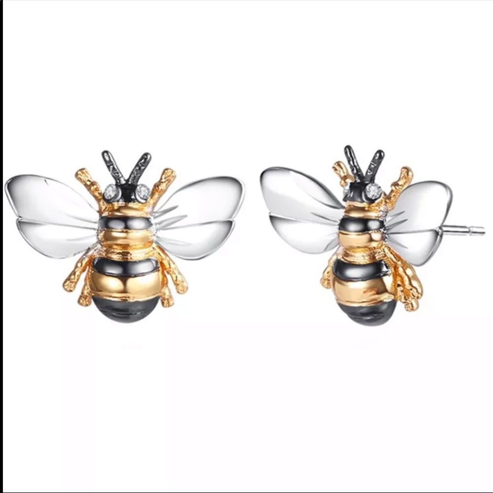 New Women’s Beautiful Cute Bee Stud Earrings - Picture 3 of 6